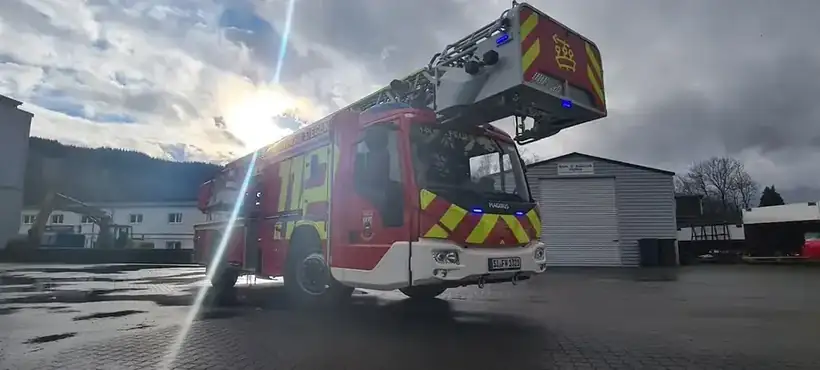 Feuerwehr Drehleiter – Einsatz- & Sonderfahrzeuge von Münch Werbetechnik Siegen