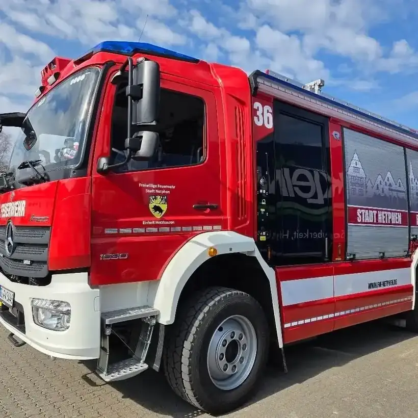 Feuerwehr LKW Nummer 36 – Einsatz- & Sonderfahrzeuge von Münch Werbetechnik Siegen