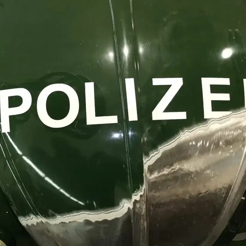 POLIZEI Schriftzug Detail – Einsatz- & Sonderfahrzeuge von Münch Werbetechnik Siegen