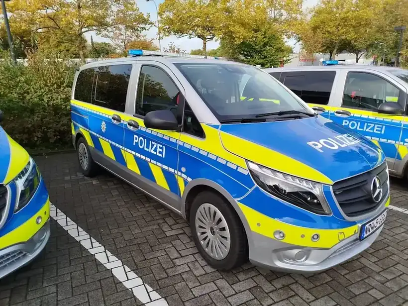 Polizei Vito Konturmarkierung – Einsatz- & Sonderfahrzeuge von Münch Werbetechnik Siegen