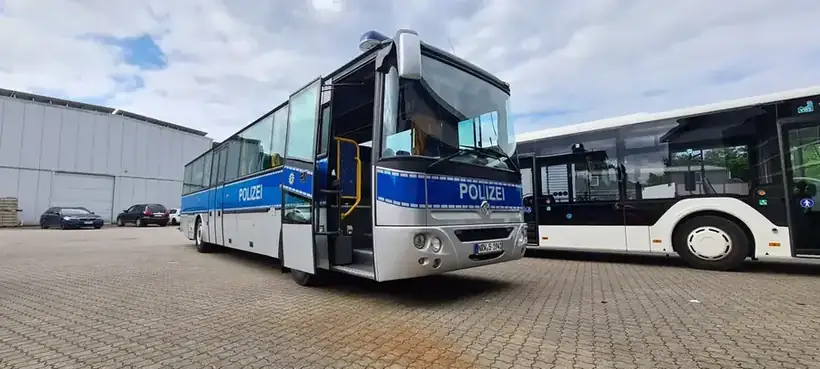 Polizeibus – Einsatz- & Sonderfahrzeuge von Münch Werbetechnik Siegen