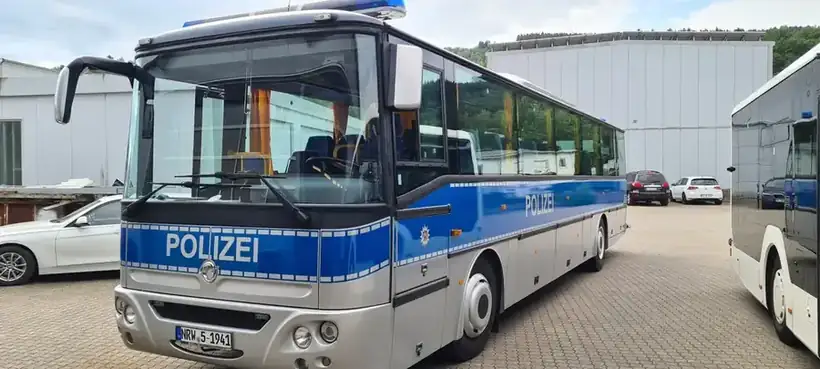 Polizeibus Halle – Einsatz- & Sonderfahrzeuge von Münch Werbetechnik Siegen