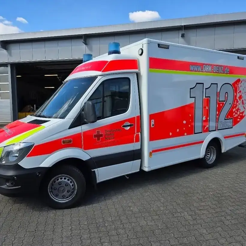 Rettungswagen 112 DRK – Einsatz- & Sonderfahrzeuge von Münch Werbetechnik Siegen