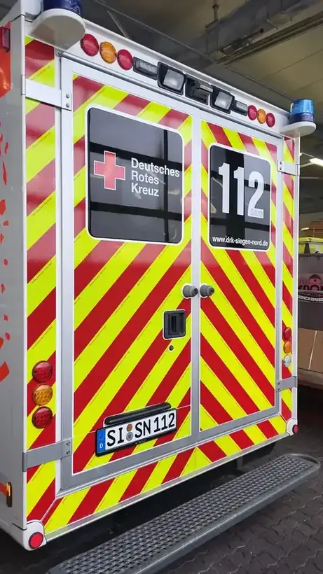 RTW Heck 112 Siegen-Nord – Einsatz- & Sonderfahrzeuge von Münch Werbetechnik Siegen