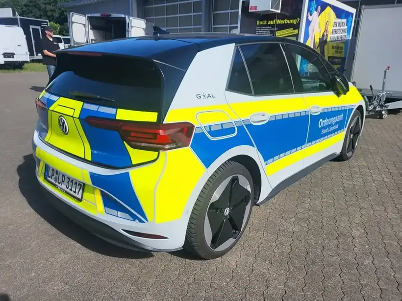 VW ID.3 Ordnungsamt Heckansicht – Einsatz- & Sonderfahrzeuge von Münch Werbetechnik Siegen