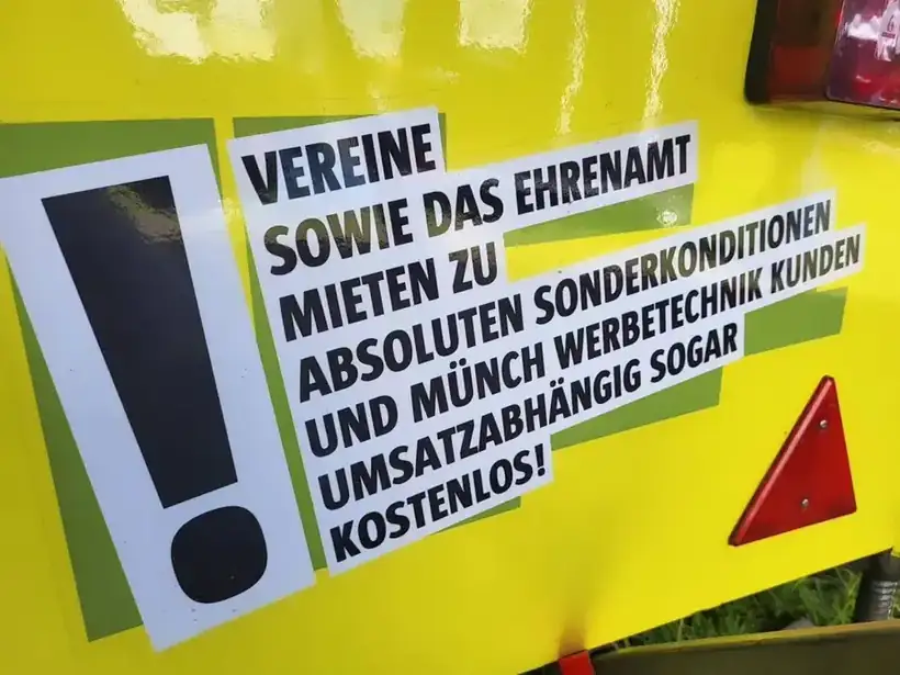 Anhängerbeschriftung Ehrenamt – Fahrzeugbeschriftung von Münch Werbetechnik Siegen