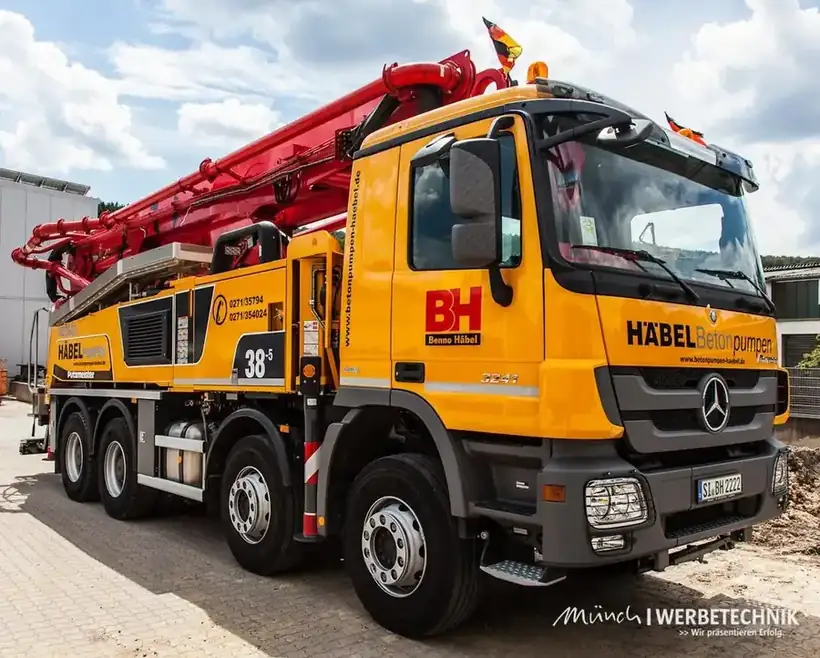 Betonpumpe LKW Habel – Fahrzeugbeschriftung von Münch Werbetechnik Siegen