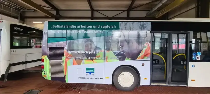 Bus Beschriftung Halle – Fahrzeugbeschriftung von Münch Werbetechnik Siegen