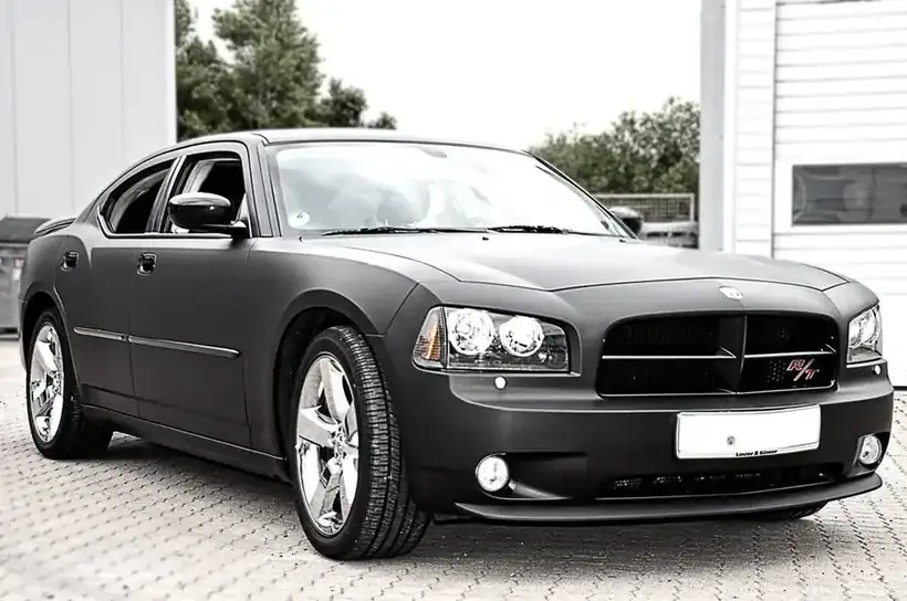 Dodge Charger Vollfolierung matt – Fahrzeugbeschriftung von Münch Werbetechnik Siegen