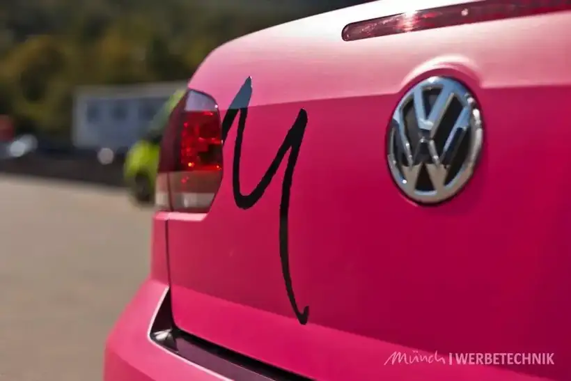Golf Heckdetail pink – Fahrzeugbeschriftung von Münch Werbetechnik Siegen
