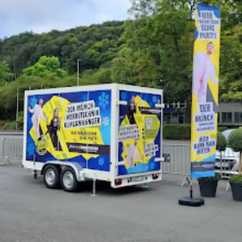 Kühlanhänger Beschriftung – Fahrzeugbeschriftung von Münch Werbetechnik Siegen