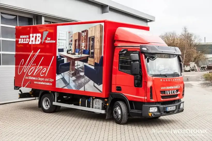 LKW Bald Möbel seitlich – Fahrzeugbeschriftung von Münch Werbetechnik Siegen