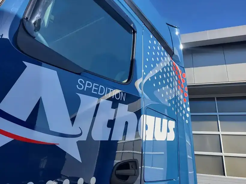 LKW-Front Althaus Spedition – Fahrzeugbeschriftung von Münch Werbetechnik Siegen