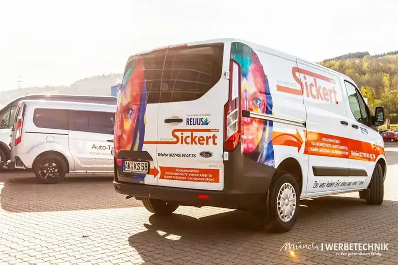 Sickert Transporter Heckmotiv – Fahrzeugbeschriftung von Münch Werbetechnik Siegen