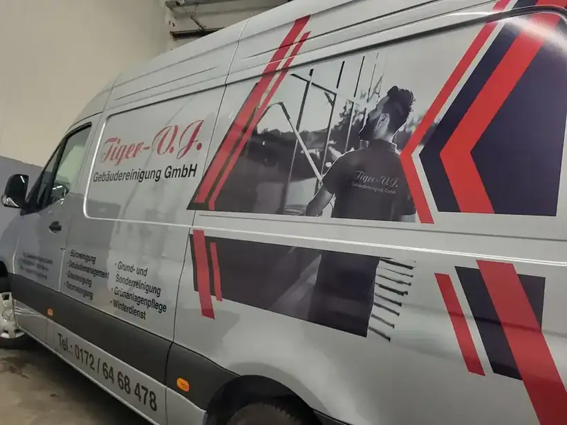 Sprinter Fiber-W.J. Seitenansicht – Fahrzeugbeschriftung von Münch Werbetechnik Siegen
