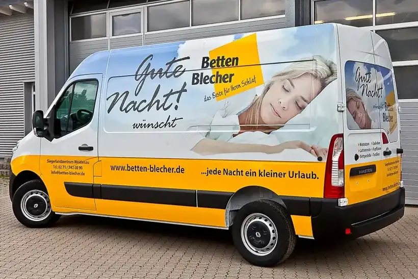 Transporter Betten Blecher – Fahrzeugbeschriftung von Münch Werbetechnik Siegen