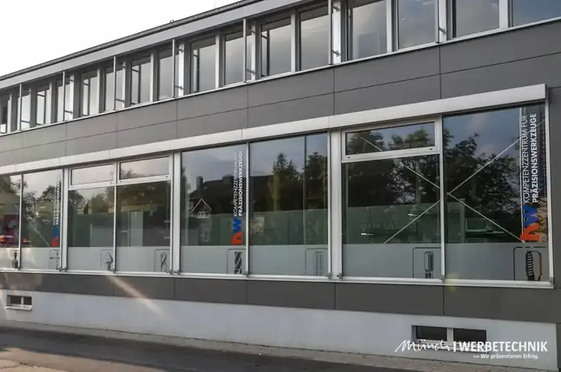 Glasfassade Beschriftung – Glas, Fassade & Gebäude von Münch Werbetechnik Siegen