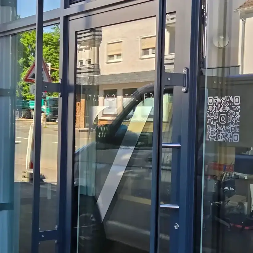 Glastürbeschriftung mit QR-Code – Glas, Fassade & Gebäude von Münch Werbetechnik Siegen