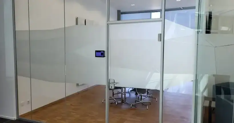 Glaswandfolierung Büro – Glas, Fassade & Gebäude von Münch Werbetechnik Siegen