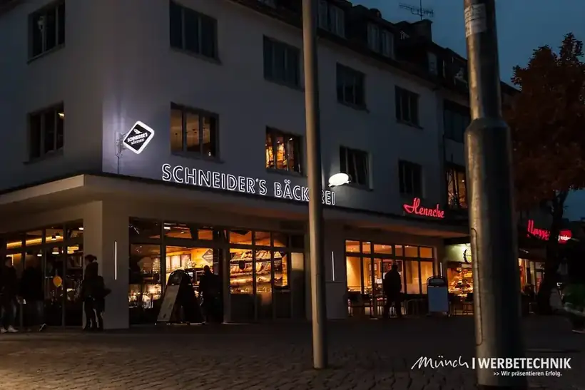 Leuchtschrift Schneider's Bäckerei – Licht- & Außenwerbung von Münch Werbetechnik Siegen