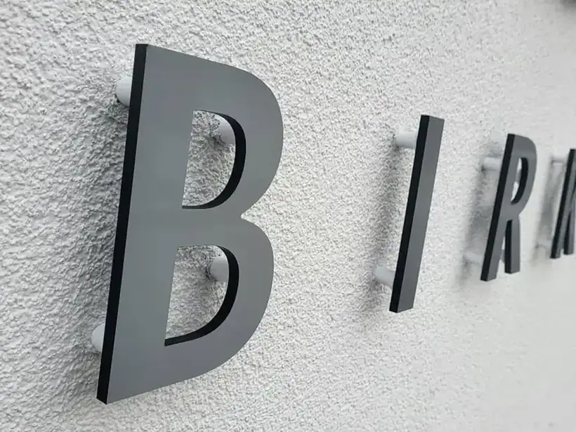 Profilbuchstaben BIRKNER – Licht- & Außenwerbung von Münch Werbetechnik Siegen