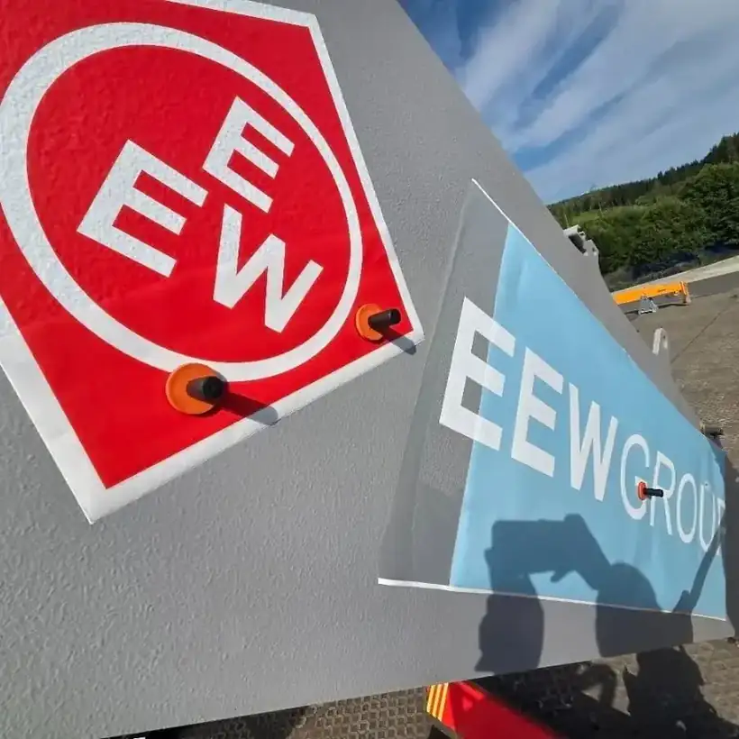 EEW Group Logo Ausleger – Maschinen & Anlagen von Münch Werbetechnik Siegen