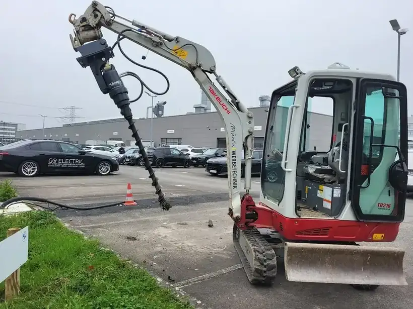 Minibagger Takeuchi – Maschinen & Anlagen von Münch Werbetechnik Siegen